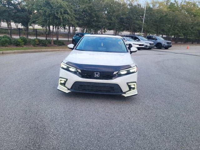Used 2022 Honda Civic Touring image 2