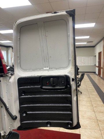 Used 2015 Chevrolet Express 3500 Extended image 12