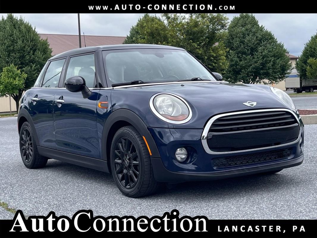 Used 2017 MINI Cooper 4-Door Hardtop FWD image 1