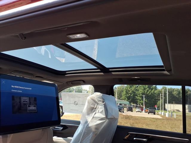 New 2026 Chevrolet Suburban Z71 w/ Z71 Off-Road Package image 7