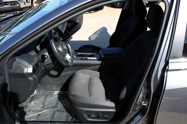 Used 2023 Nissan Altima 2.5 SV w/ SV Premium Package FWD image 13