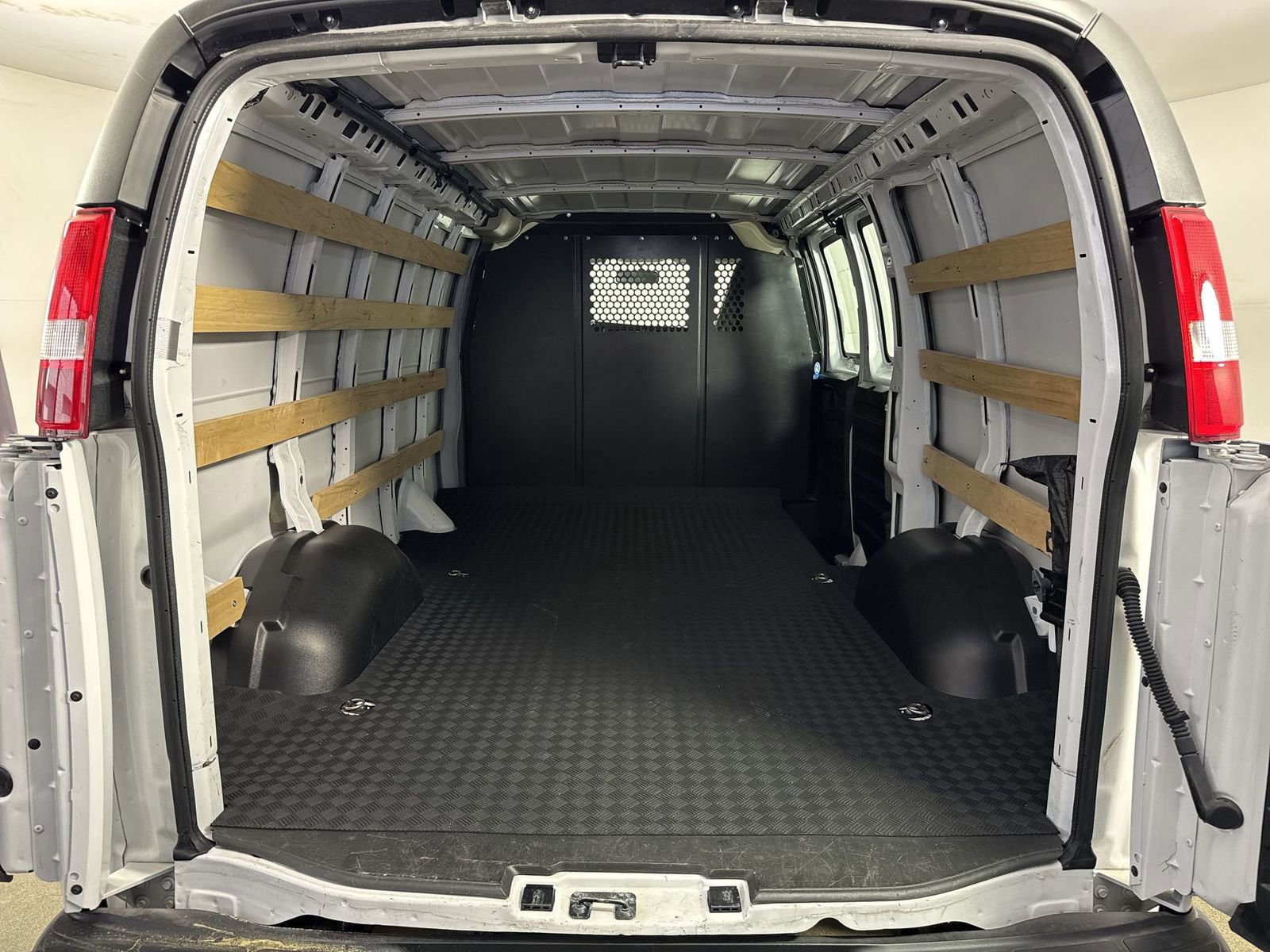 Used 2023 Chevrolet Express 2500 w/ Driver Convenience Package image 31