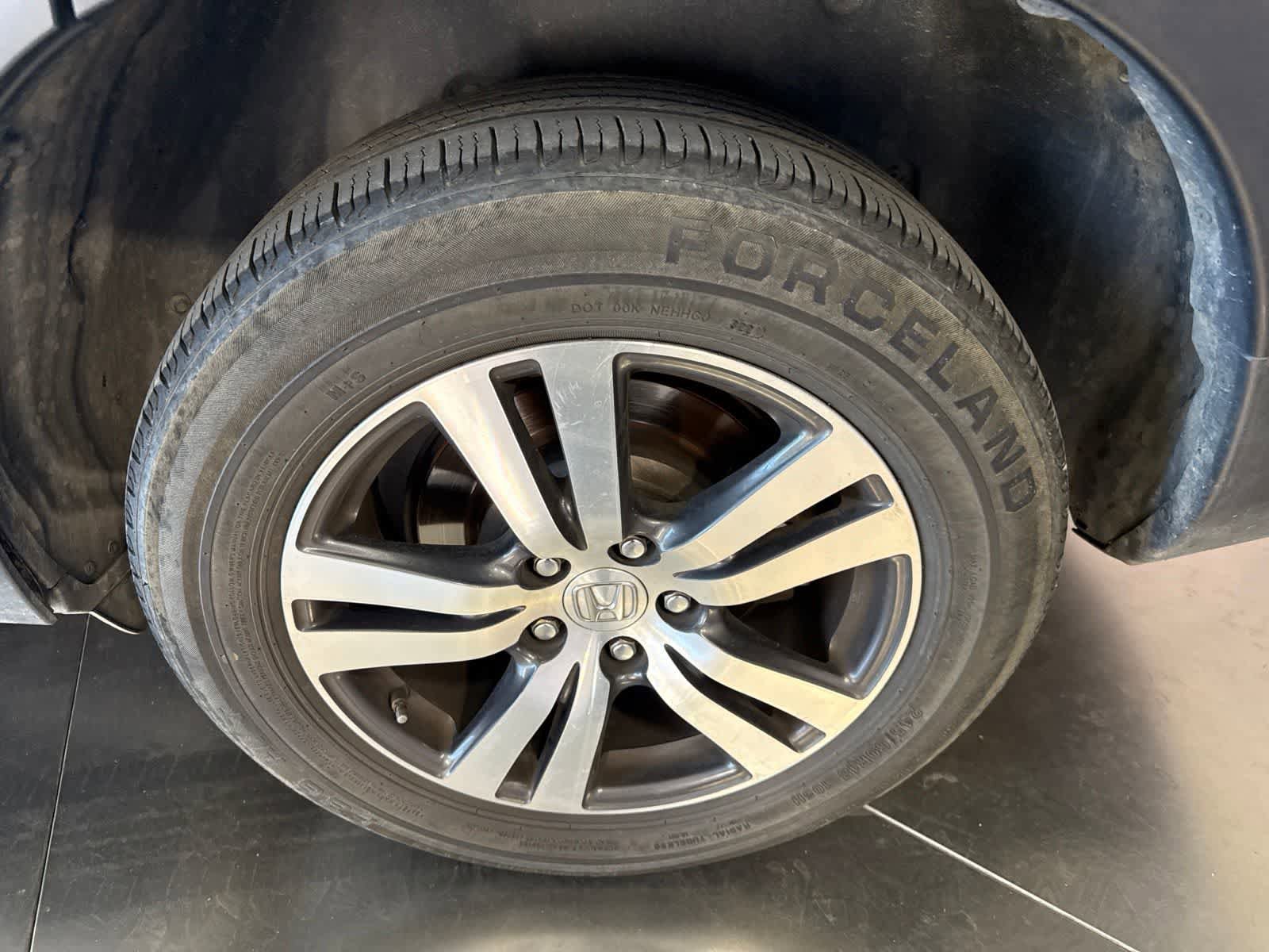 Used 2017 Honda Pilot EX image 9