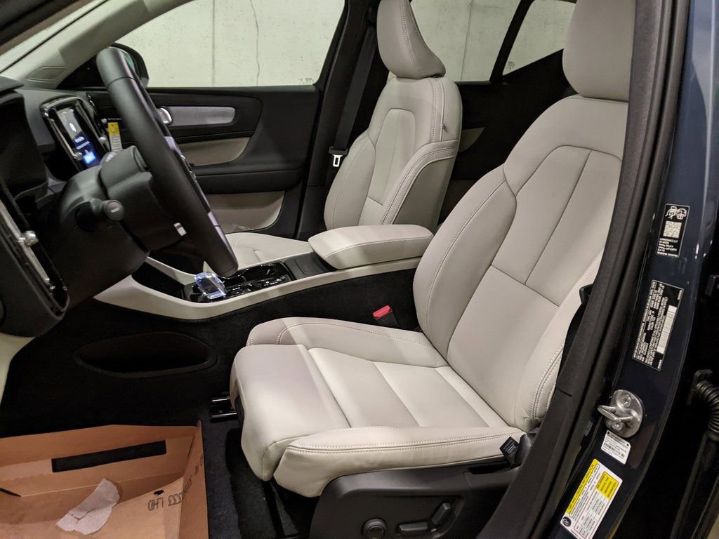 New 2026 Volvo XC40 B5 Ultra w/ Climate Package image 11