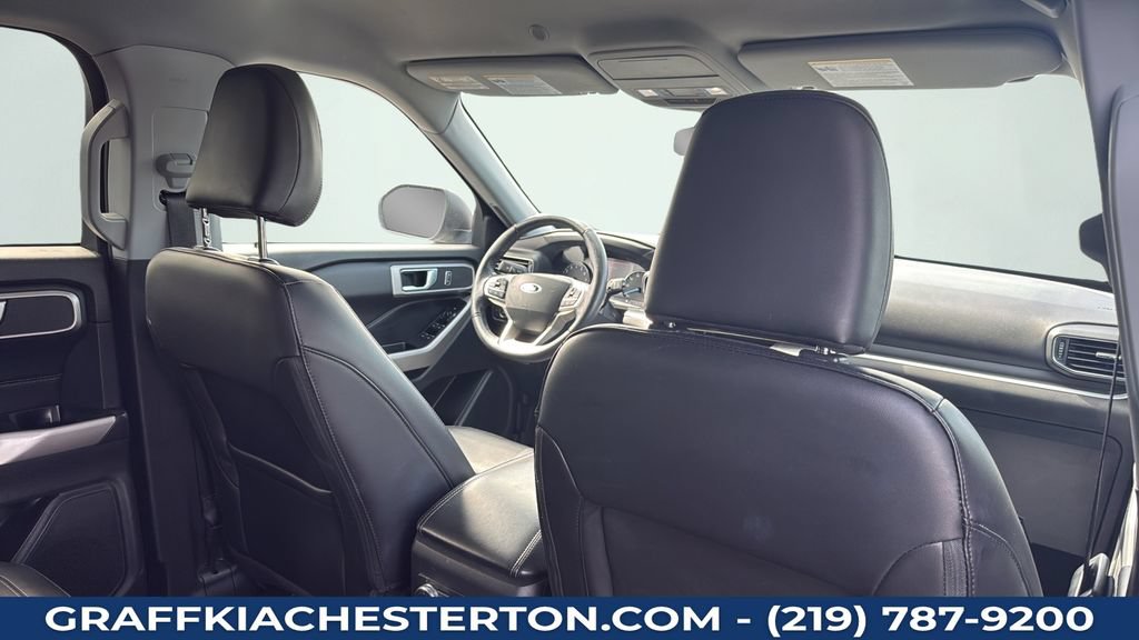 Used 2021 Ford Explorer XLT w/ Equipment Group 202A AWD/4WD image 36