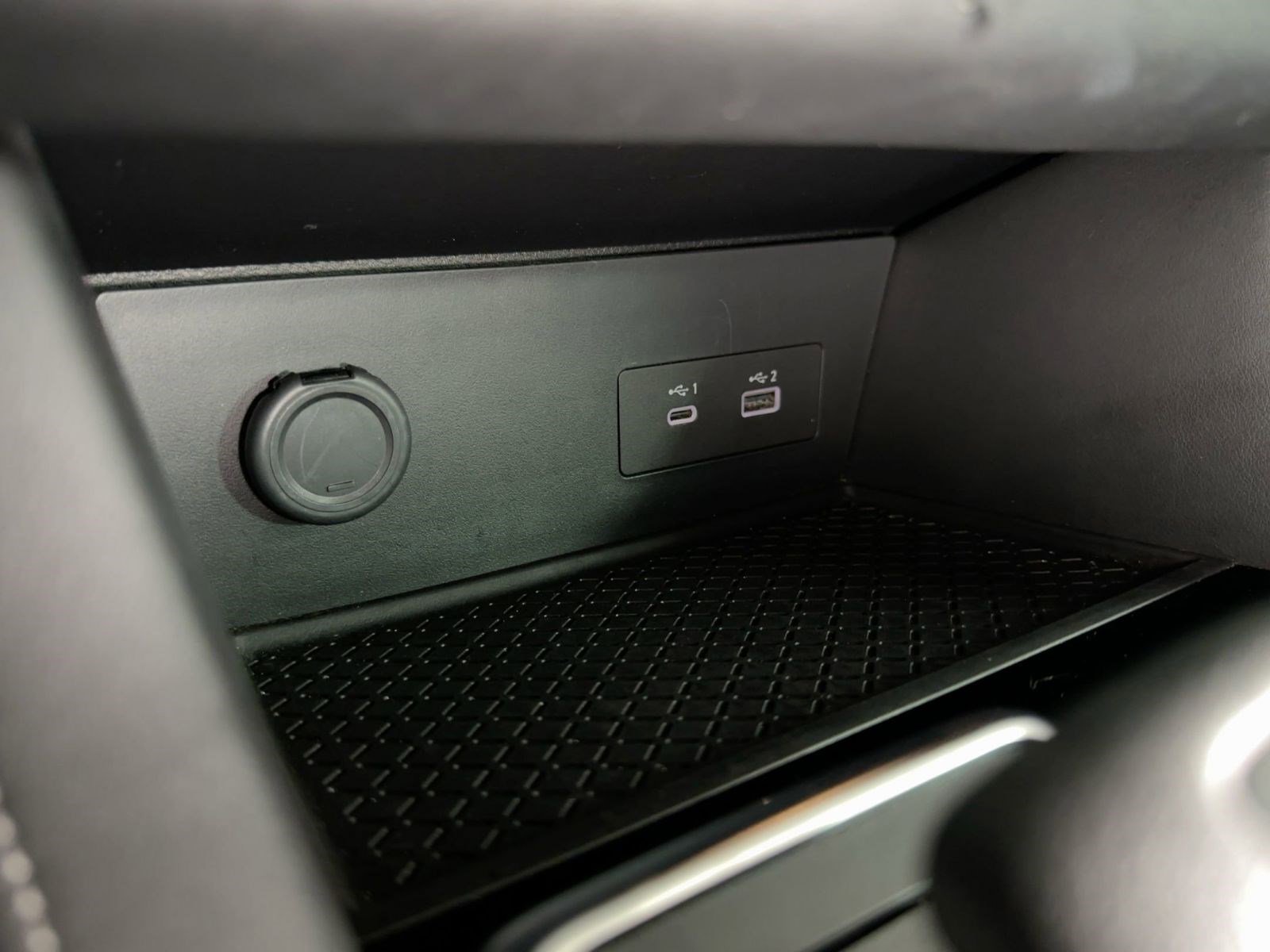 Used 2025 Nissan Pathfinder SV image 32