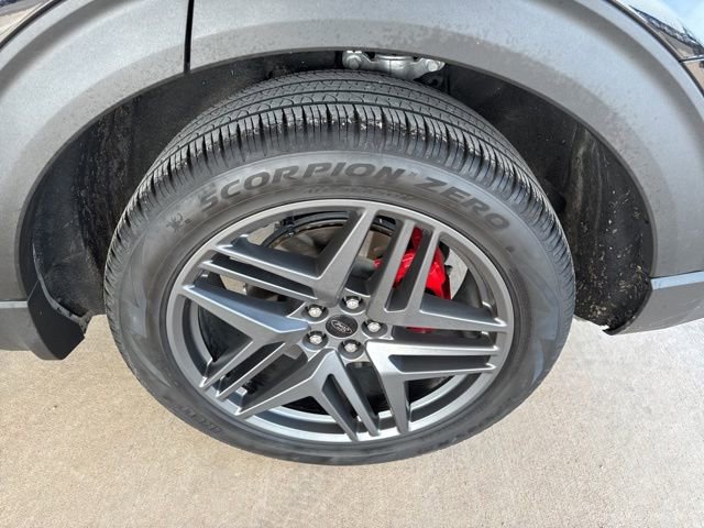 Used 2025 Ford Explorer ST w/ Sun And Sound Package image 5