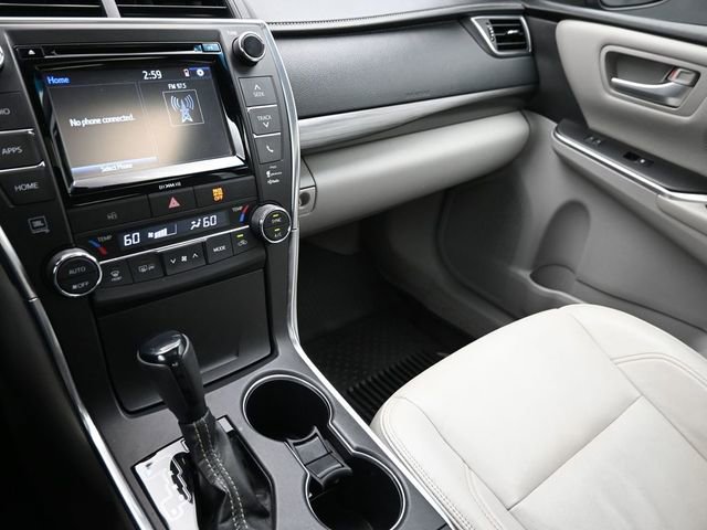 Used 2017 Toyota Camry XLE w/ Moonroof Package image 29