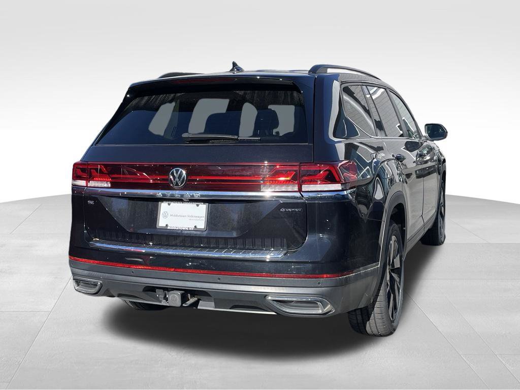 Used 2024 Volkswagen Atlas SE w/ Black Wheel Package AWD/4WD image 4