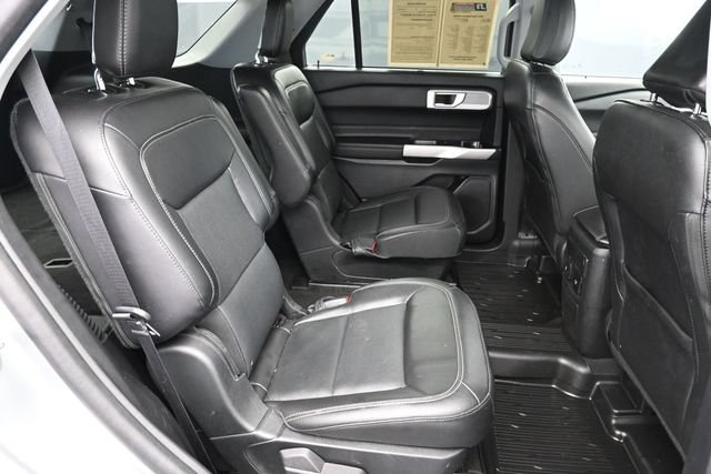 Used 2022 Ford Explorer Limited w/ Equipment Group 301A AWD/4WD image 30