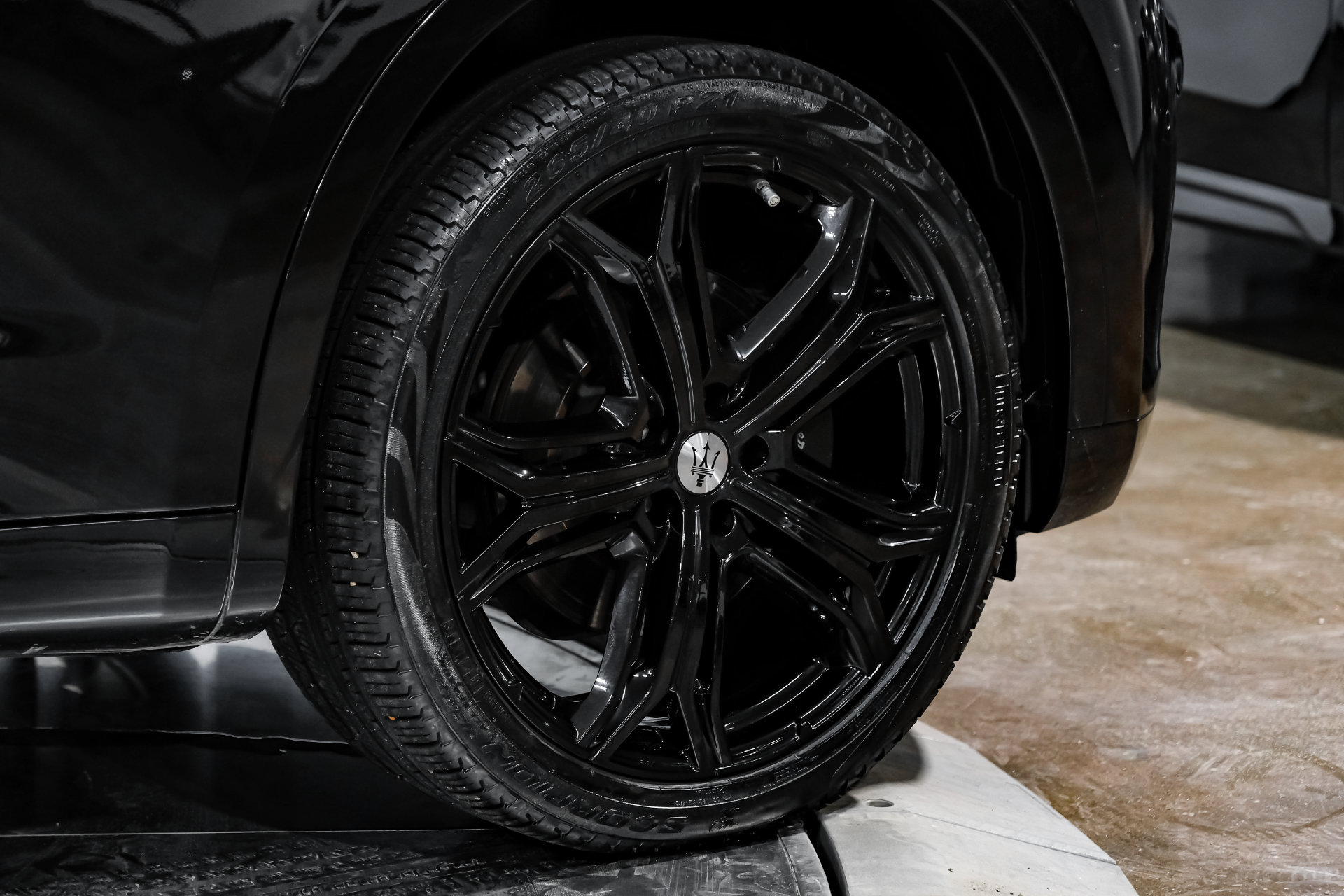 Used 2023 Maserati Levante GT AWD/4WD image 59