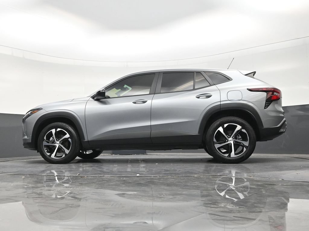 Used 2025 Chevrolet Trax RS FWD image 21
