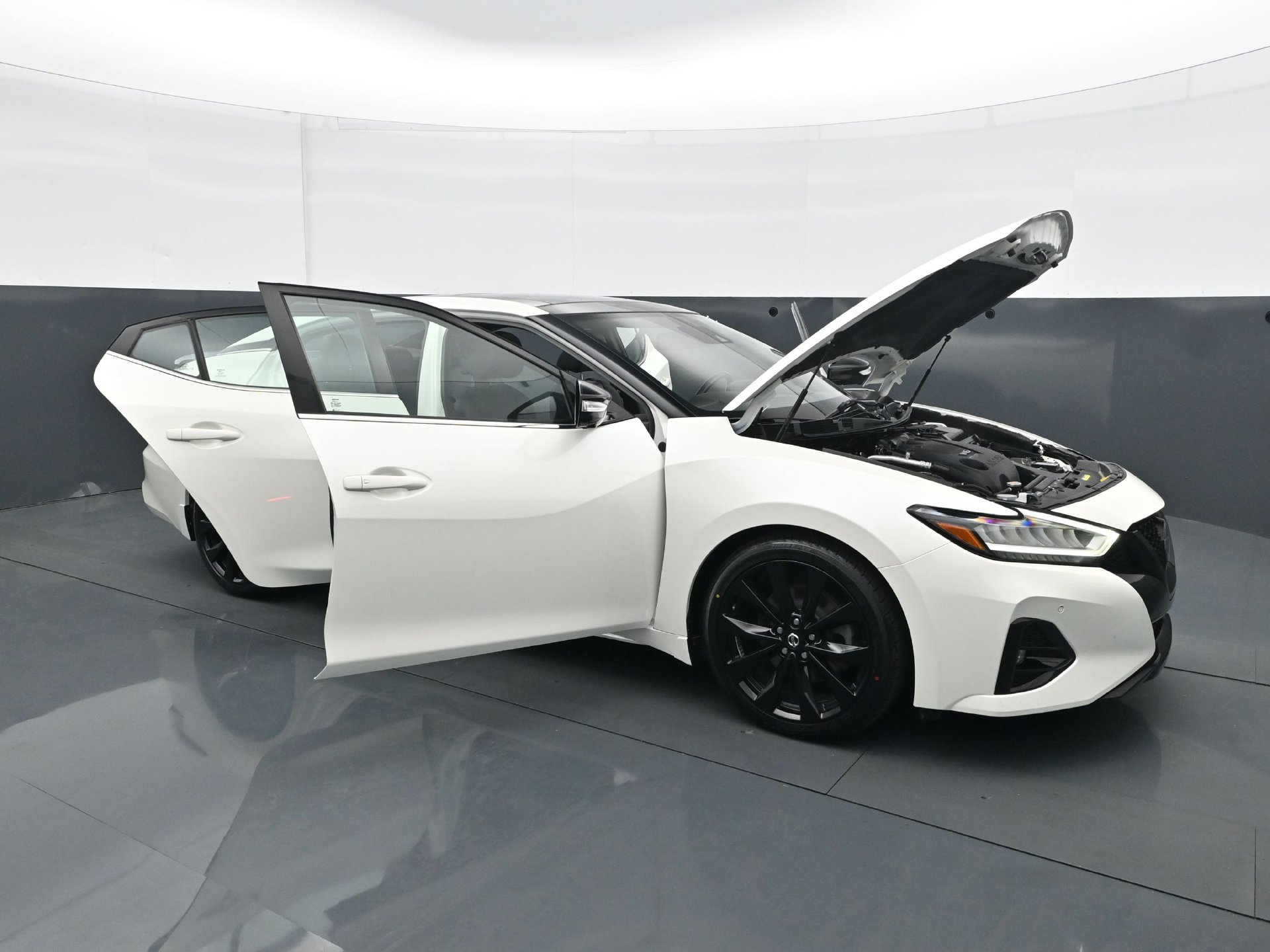Used 2021 Nissan Maxima SR FWD image 34