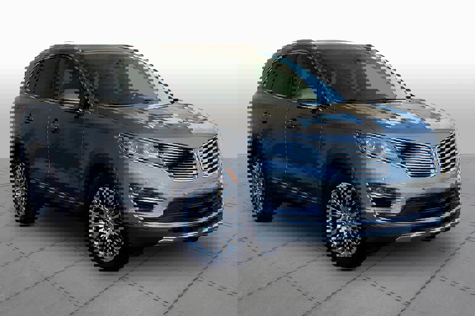 Used 2016 Lincoln MKC Reserve image 3