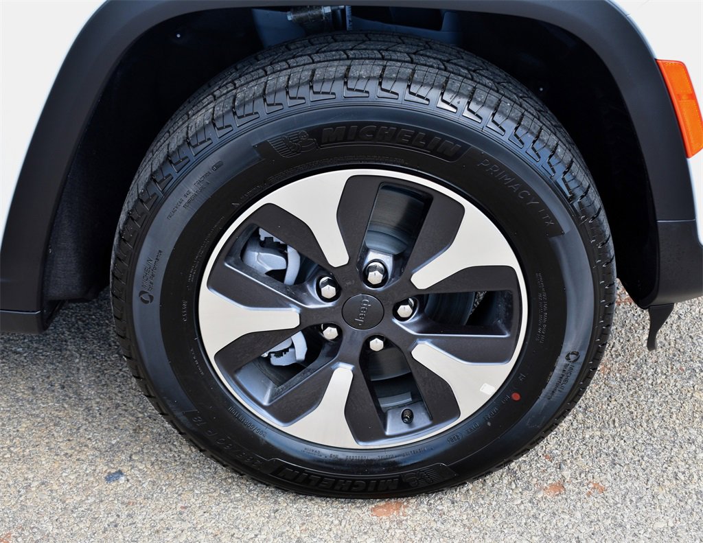 New 2024 Jeep Grand Cherokee Limited 4xe image 6