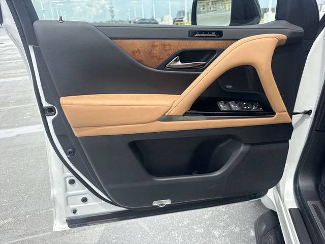 Certified 2025 Lexus LX 600 4WD w/ Appearance Package image 13