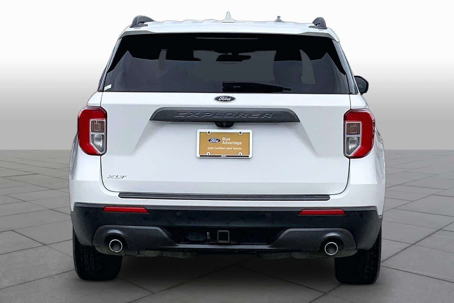 Certified 2021 Ford Explorer XLT w/ Equipment Group 202A RWD image 5