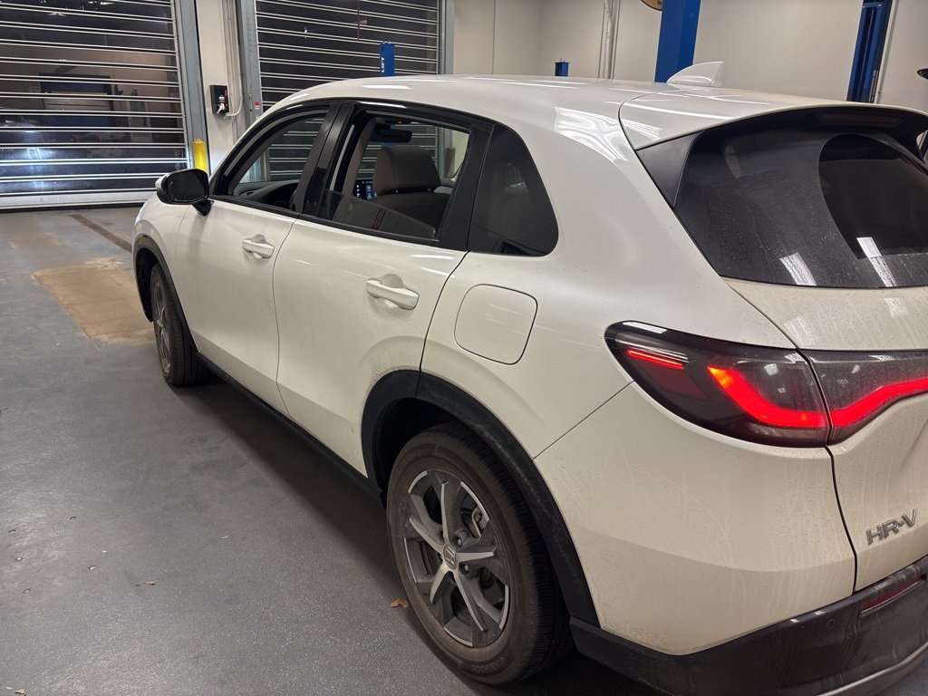 Used 2024 Honda HR-V EX-L image 3
