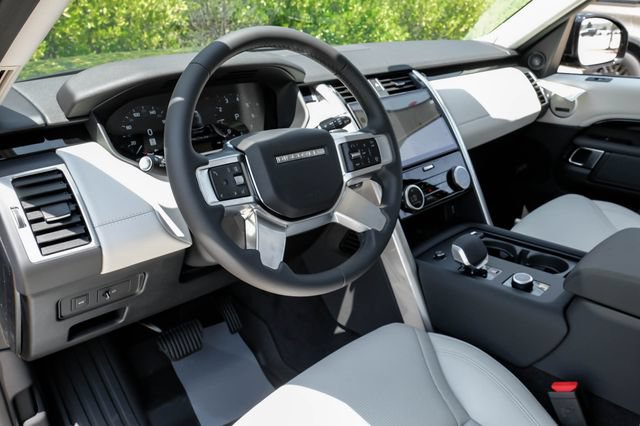 New 2026 Land Rover Discovery S AWD/4WD image 2