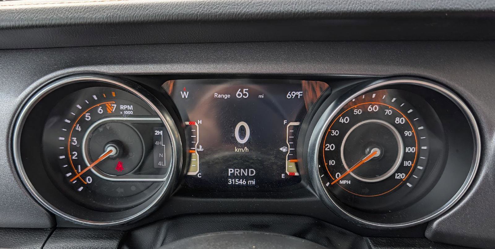 Used 2023 Jeep Gladiator Mojave w/ Cold Weather Group image 16