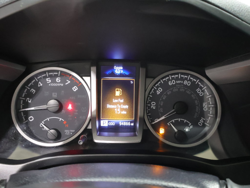 Used 2022 Toyota Tacoma SR5 w/ Technology Package AWD/4WD image 38