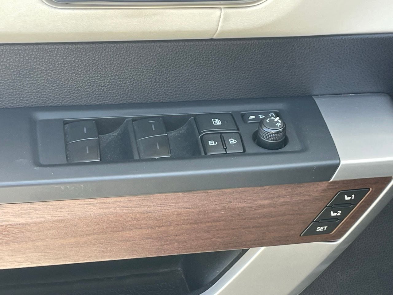 Used 2023 Toyota Tundra Capstone AWD/4WD image 6