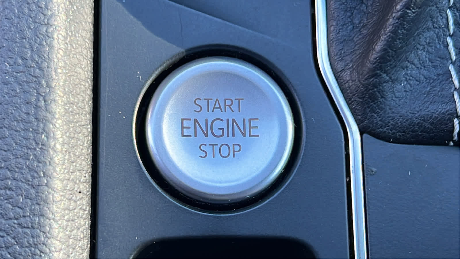 Used 2021 Volkswagen Atlas SE image 17