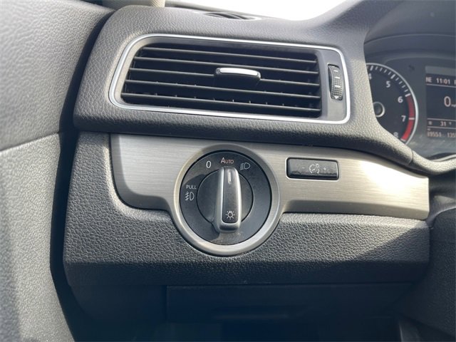 Used 2015 Volkswagen Passat 1.8T SE image 20