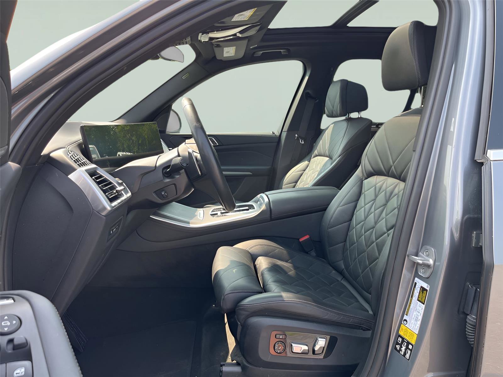 Used 2024 BMW X5 xDrive40i w/ Premium Package image 26