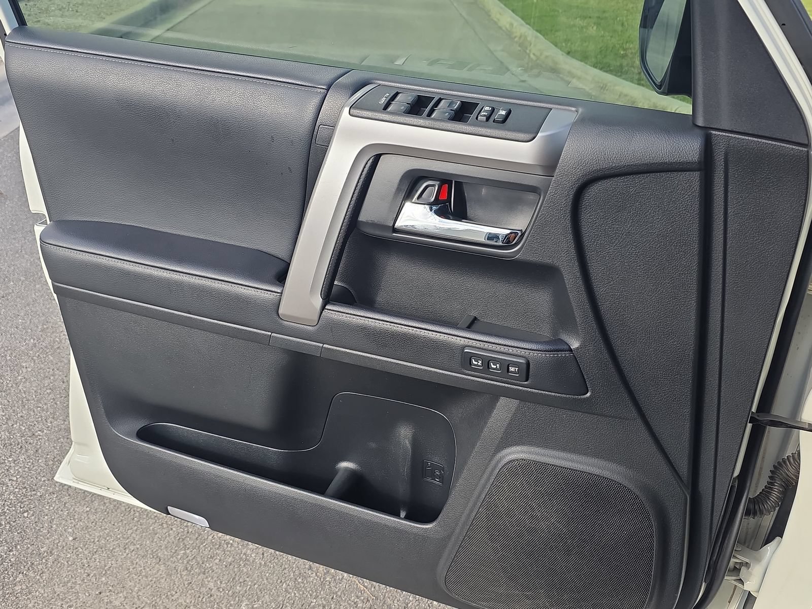 Used 2023 Toyota 4Runner Limited AWD/4WD image 24
