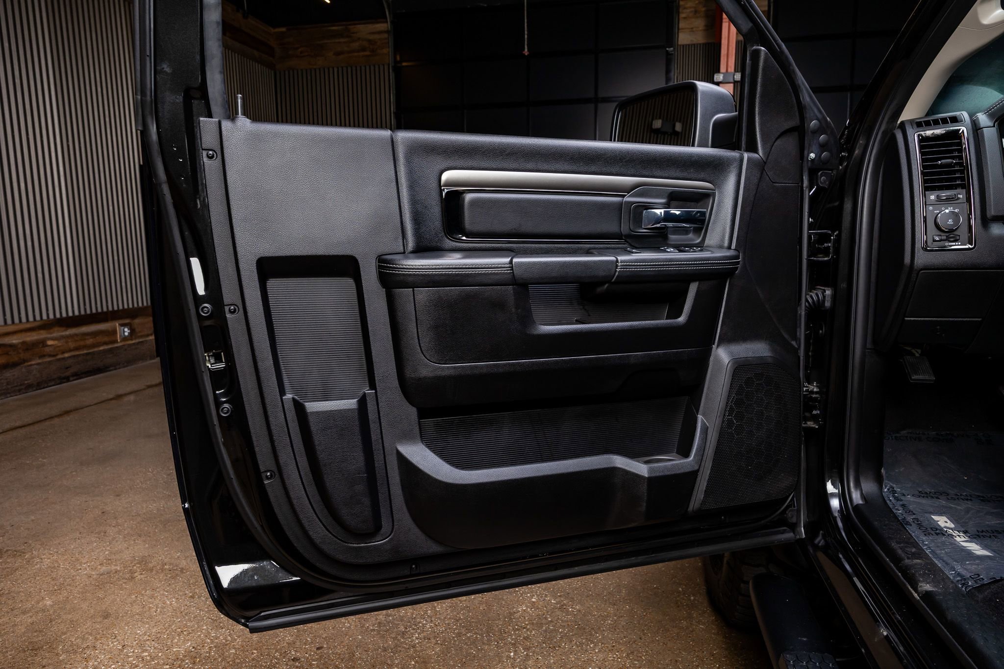 Used 2017 RAM 1500 Sport w/ Black Ram 1500 Sport Group image 31