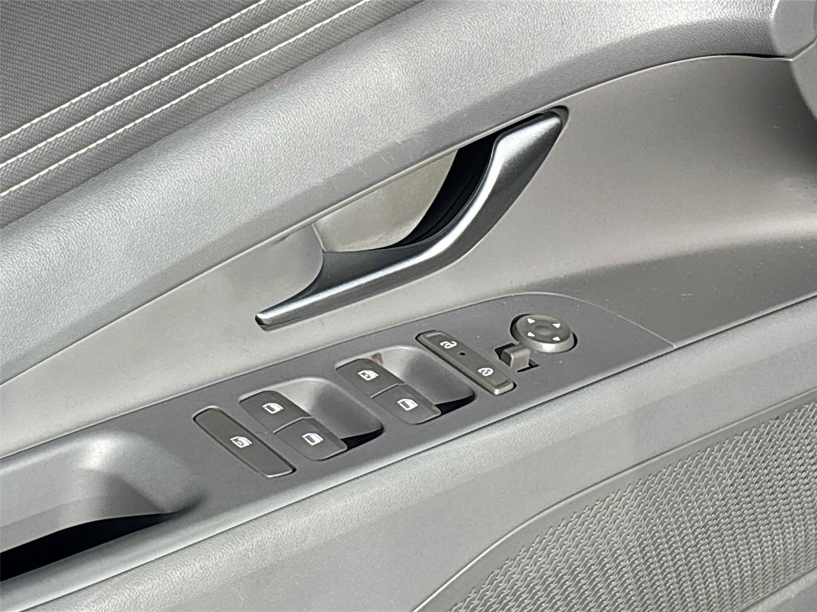 Certified 2025 Hyundai Elantra Sport FWD image 19