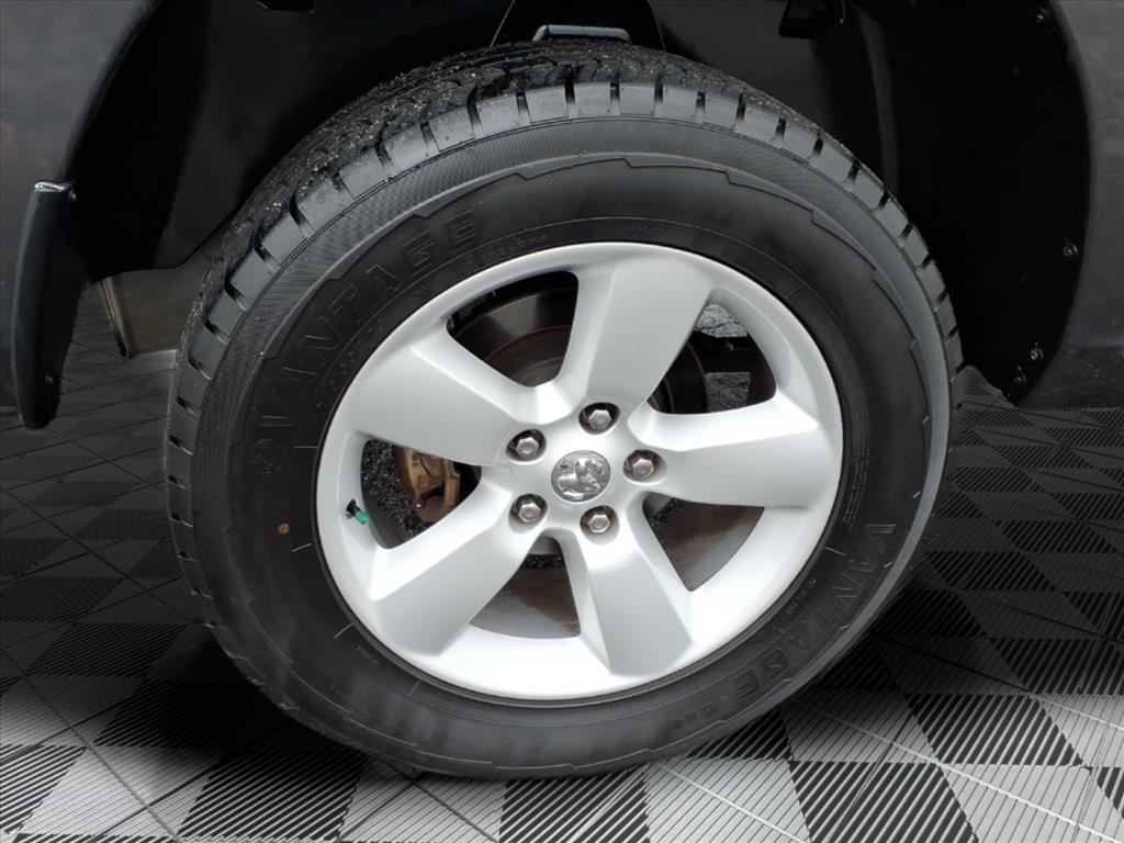 Used 2024 RAM 1500 Classic SLT AWD/4WD image 29