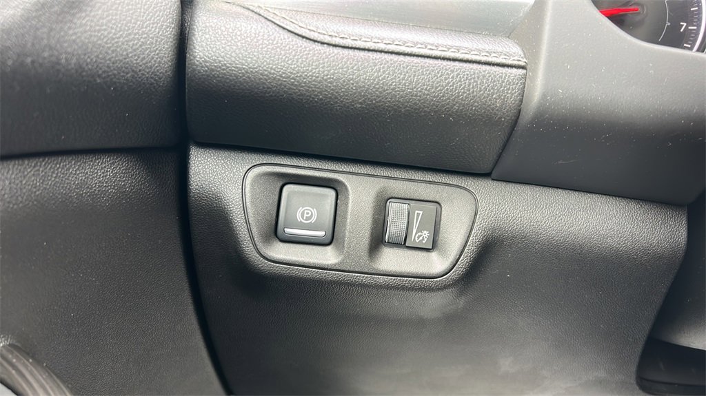 Used 2017 GMC Acadia SLT image 28