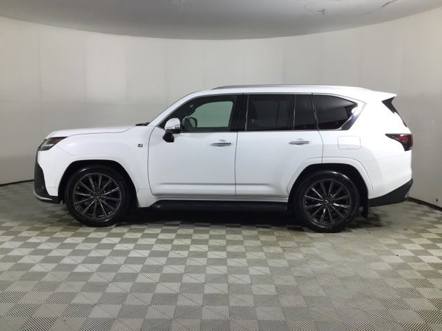 Used 2024 Lexus LX 600 F Sport image 4