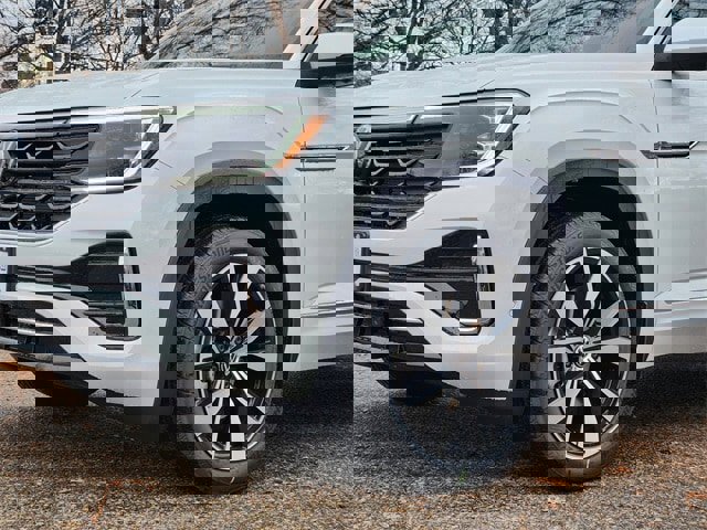 New 2026 Volkswagen Atlas Cross Sport SEL Premium R-Line image 8