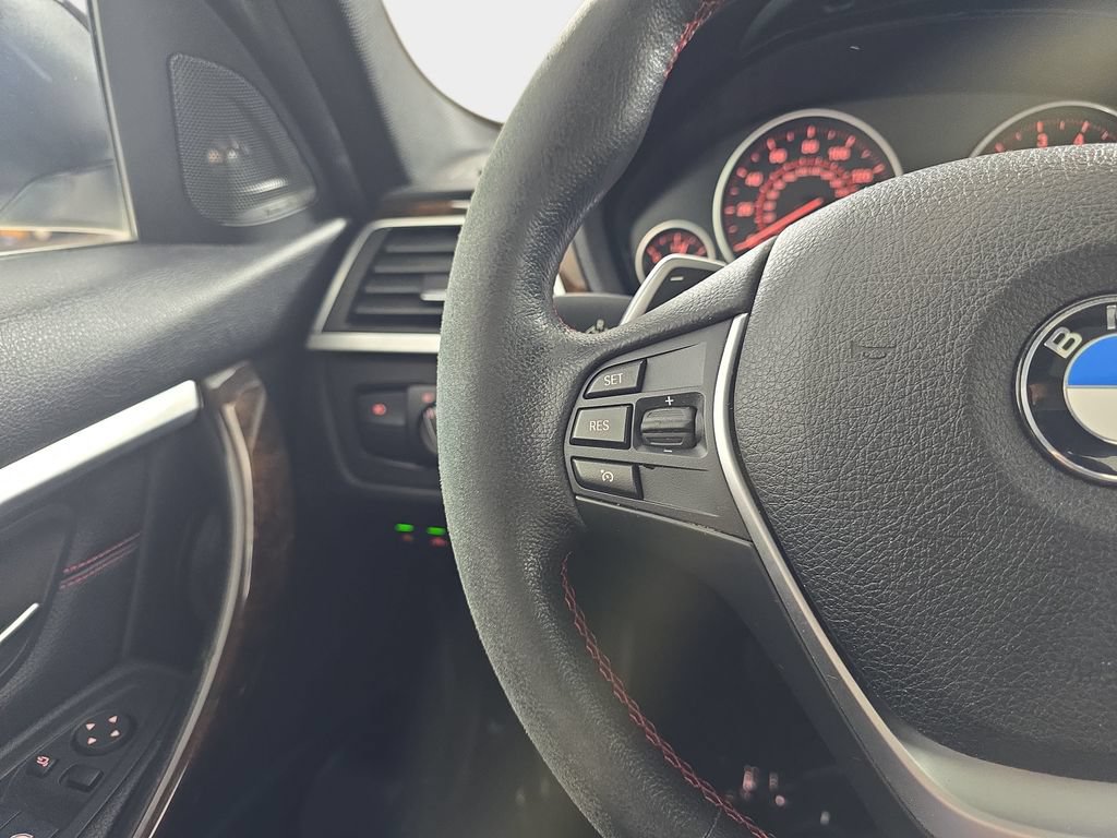 Used 2016 BMW 340i xDrive Sedan AWD/4WD image 19