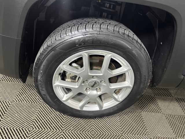 Used 2022 Jeep Renegade Latitude image 10