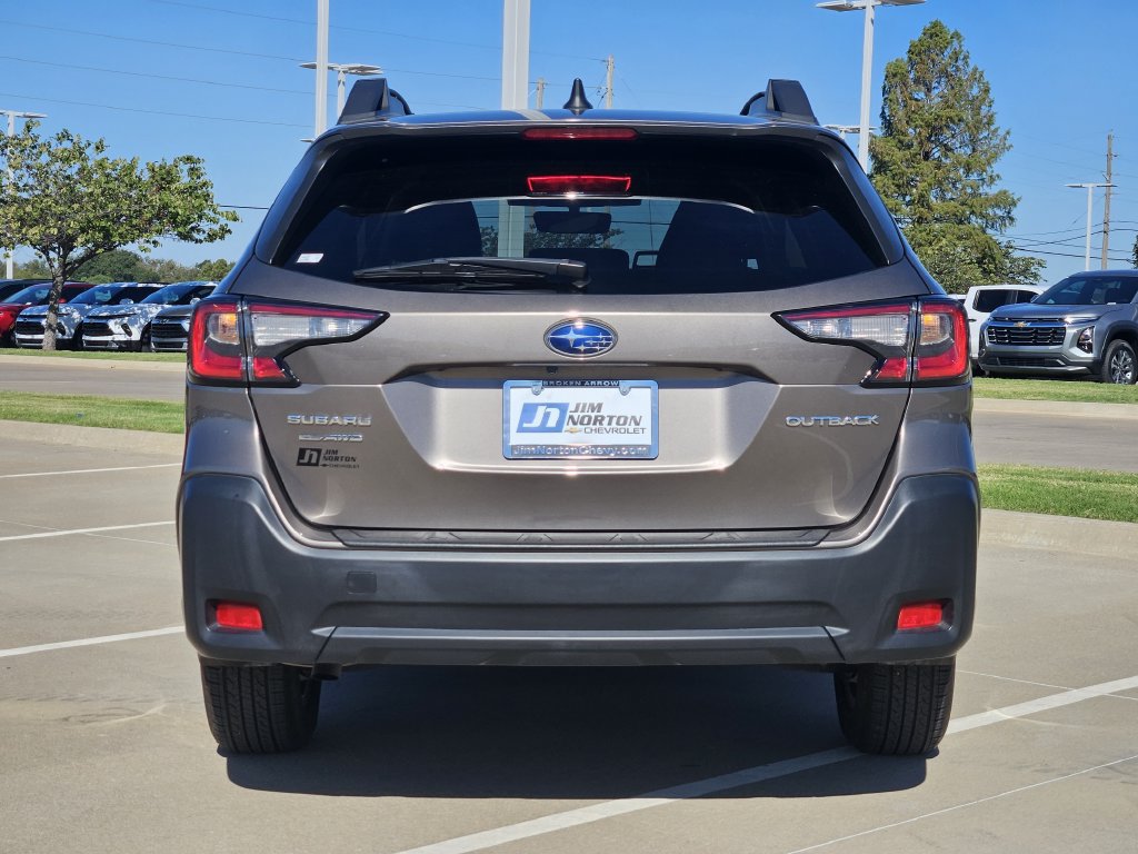 Used 2024 Subaru Outback Premium AWD/4WD image 6