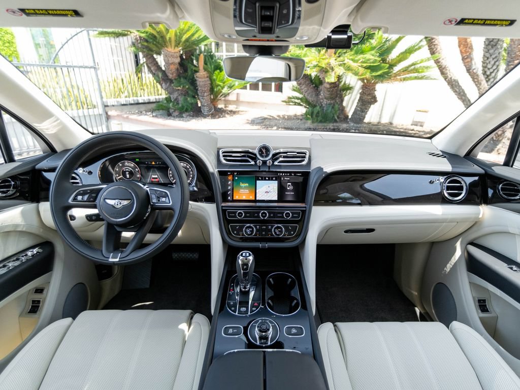 New 2026 Bentley Bentayga AWD/4WD image 4
