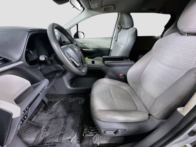 Certified 2021 Toyota Sienna LE FWD image 21