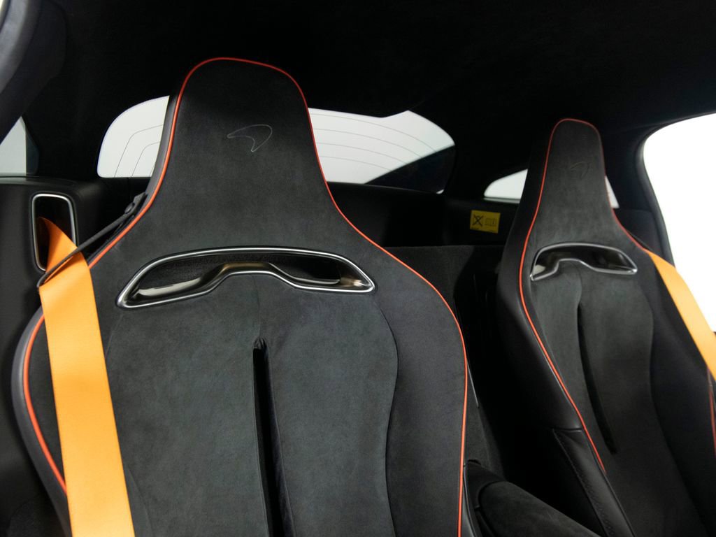 Used 2023 McLaren Artura image 32