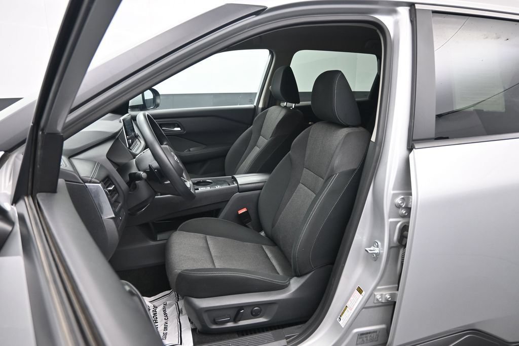 Used 2024 Nissan Rogue SV FWD image 20