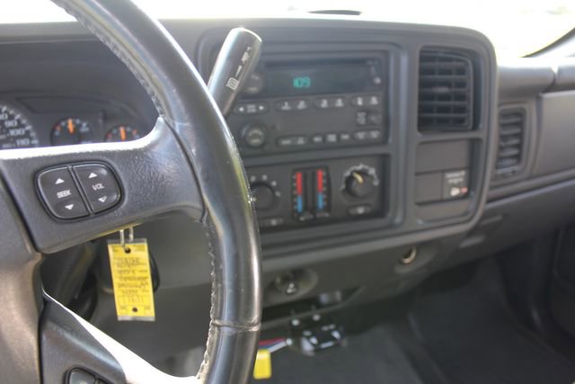 Used 2004 Chevrolet Silverado 2500 LS w/ Heavy-Duty Power Package image 21