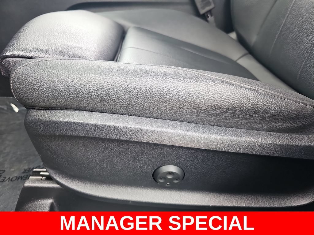 Used 2025 Mercedes-Benz GLB 250 image 28