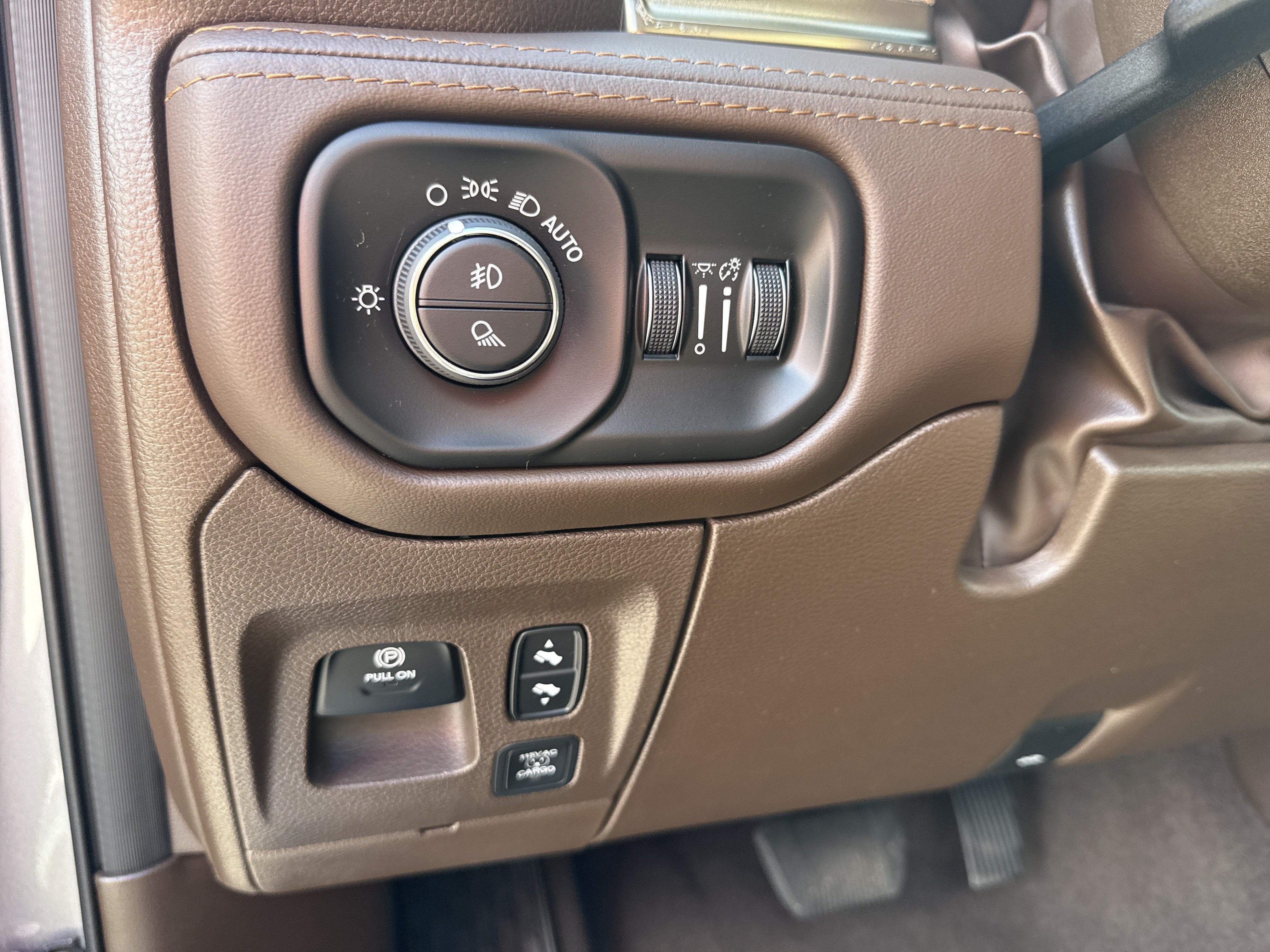 Used 2026 RAM 1500 Limited AWD/4WD image 29