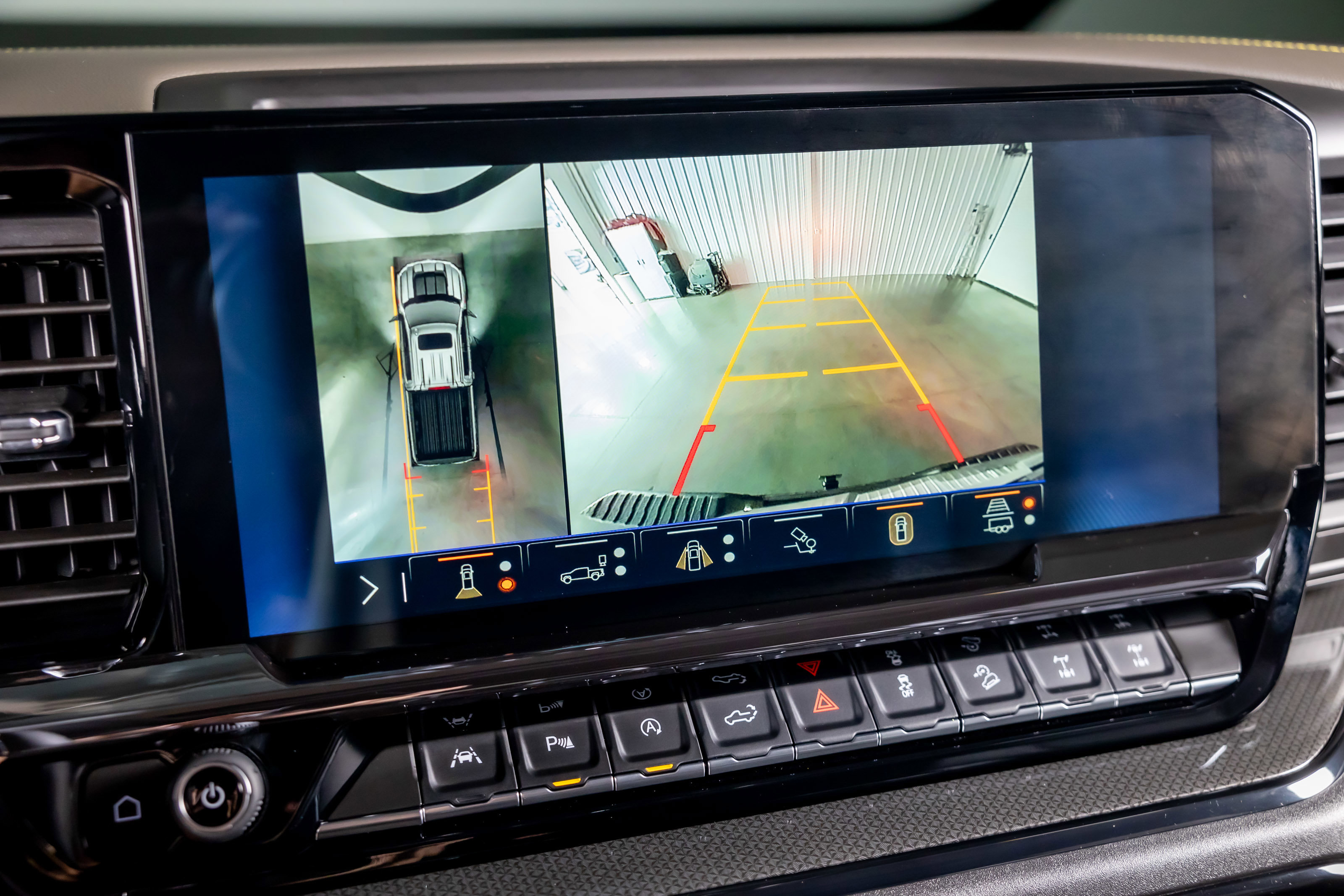 Used 2025 Chevrolet Silverado 1500 ZR2 w/ Technology Package image 11