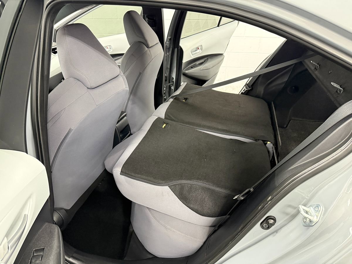 Used 2022 Toyota Corolla SE w/ Carpet Mat Package (TMS) FWD image 17