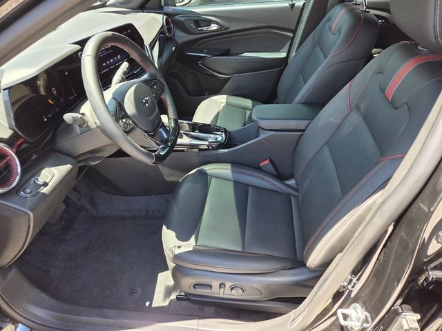 Certified 2025 Chevrolet Trax RS w/ Driver Confidence Package FWD image 10