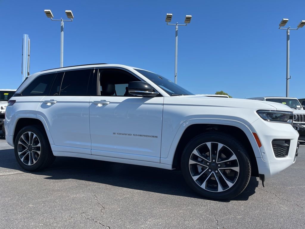 Used 2022 Jeep Grand Cherokee Overland w/ Luxury Tech Group IV AWD/4WD image 54